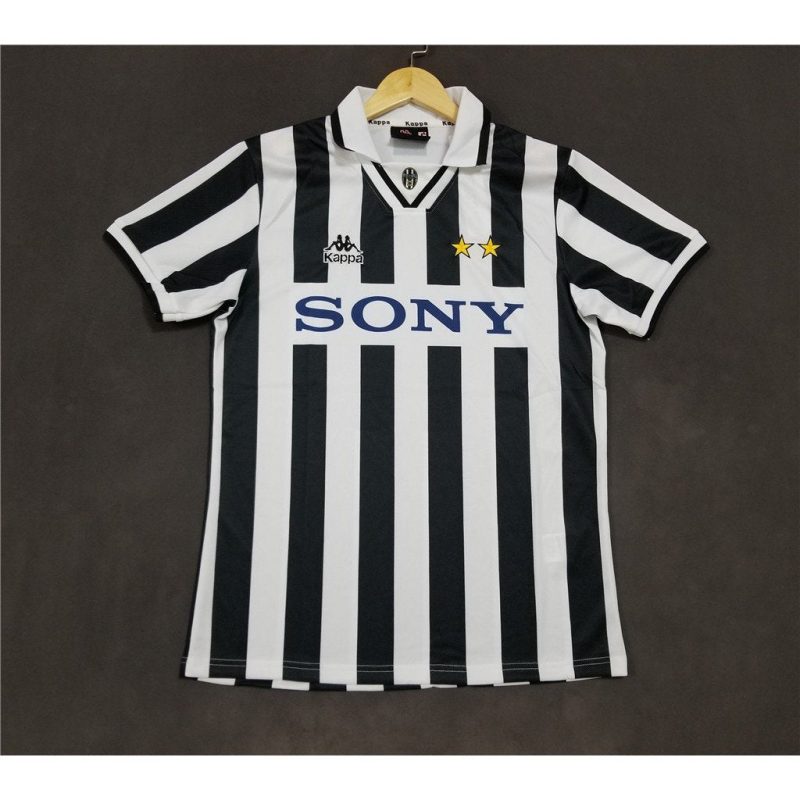 Juventus 95-97 Retro Home Kit
